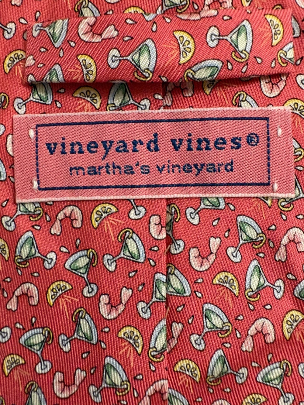 Vineyard Vines Men's 100% Silk "Shrimp Cocktail" Martini Novelty Tie